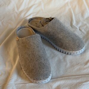 Ilse Jacobsen Light Gray Wool Slippers